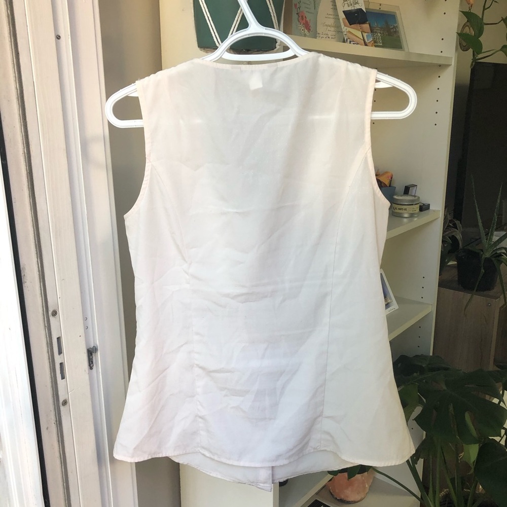 Beautiful Cream Top - Picture 4 of 4